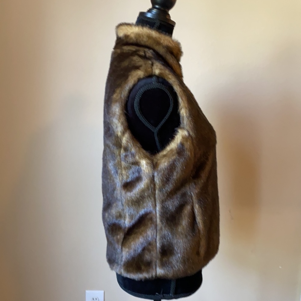 Vest - Picture 3 of 4